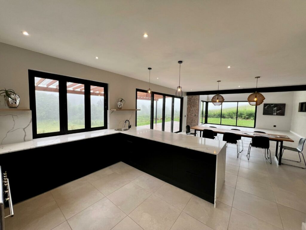 324347932